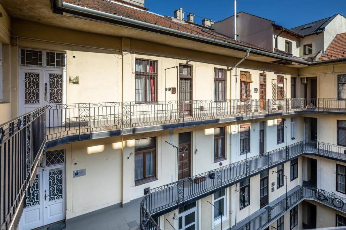 Vamhaz Boulevard Apartments Boedapest Buitenkant foto